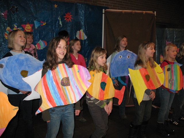 Der Regenbogenfisch – Aufführung der Musical-AG