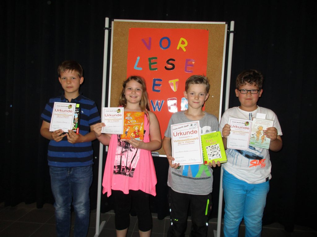 Unsere 4 Vorleser: Vincent, Janine, Marvin und Hannes