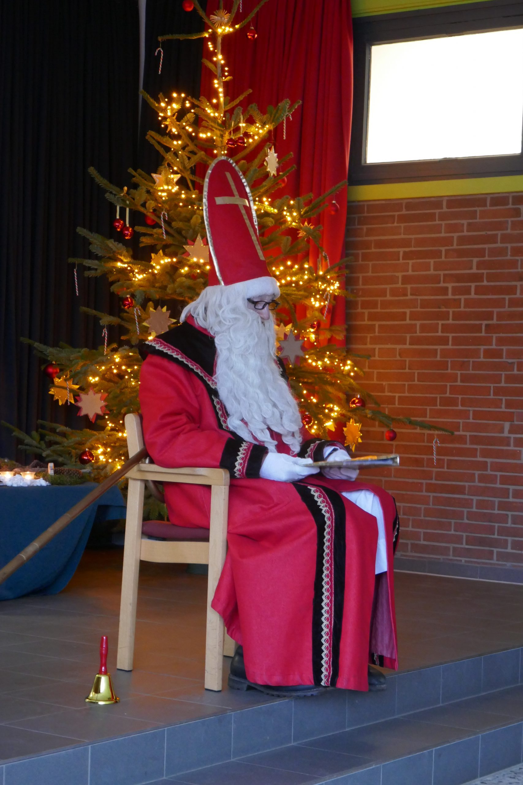 Besuch vom Nikolaus in der GS Alfhausen
